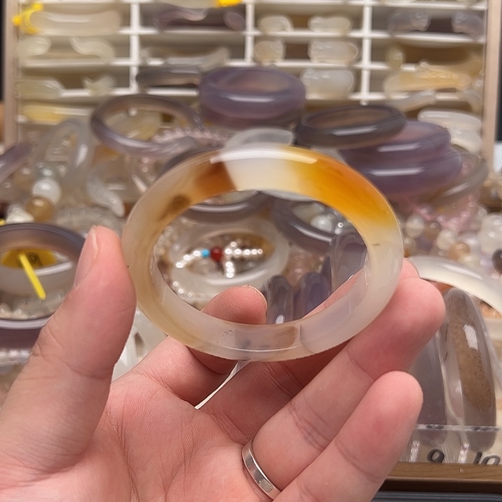 玛瑙/玉髓未镶嵌手镯55.2圈口出单号运费10不退