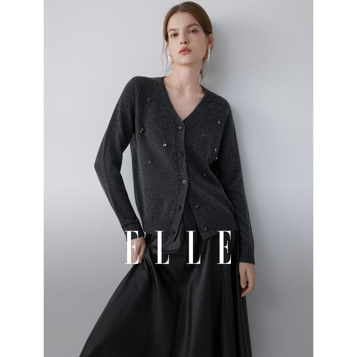 ELLE女装摩登重工钉珠绵羊毛针织开衫2025秋新款休闲毛衣EM52721