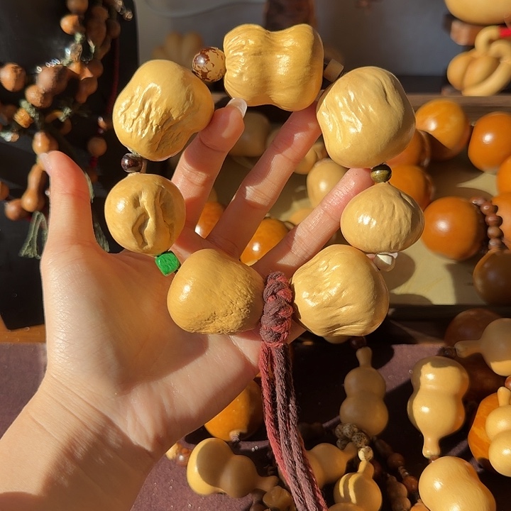 雯****抽抽手持手串新皮