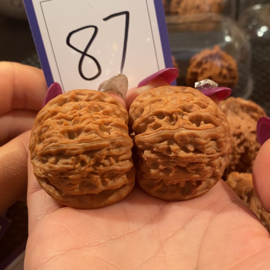 文玩核桃吊坠87白狮子全品40.5尺