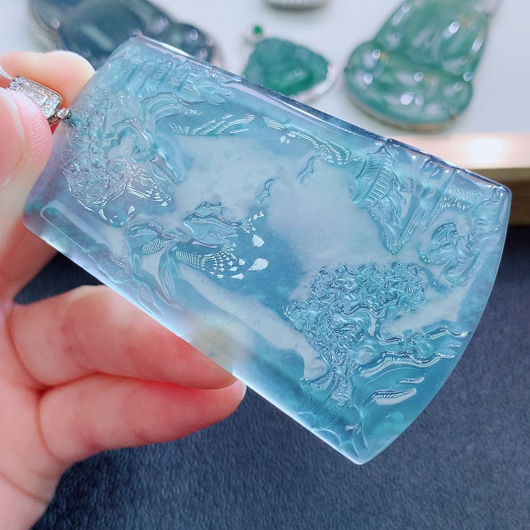 翡翠挂件未镶嵌翡翠