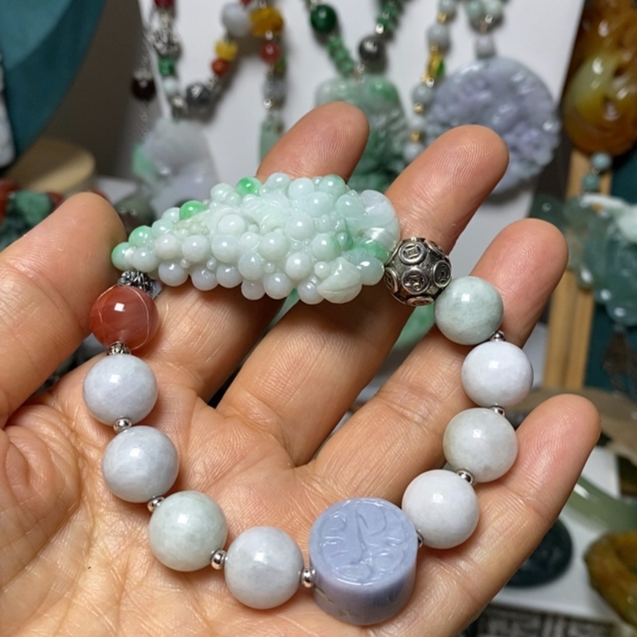 【闪购商品】翡翠吊坠(赠链)未镶嵌