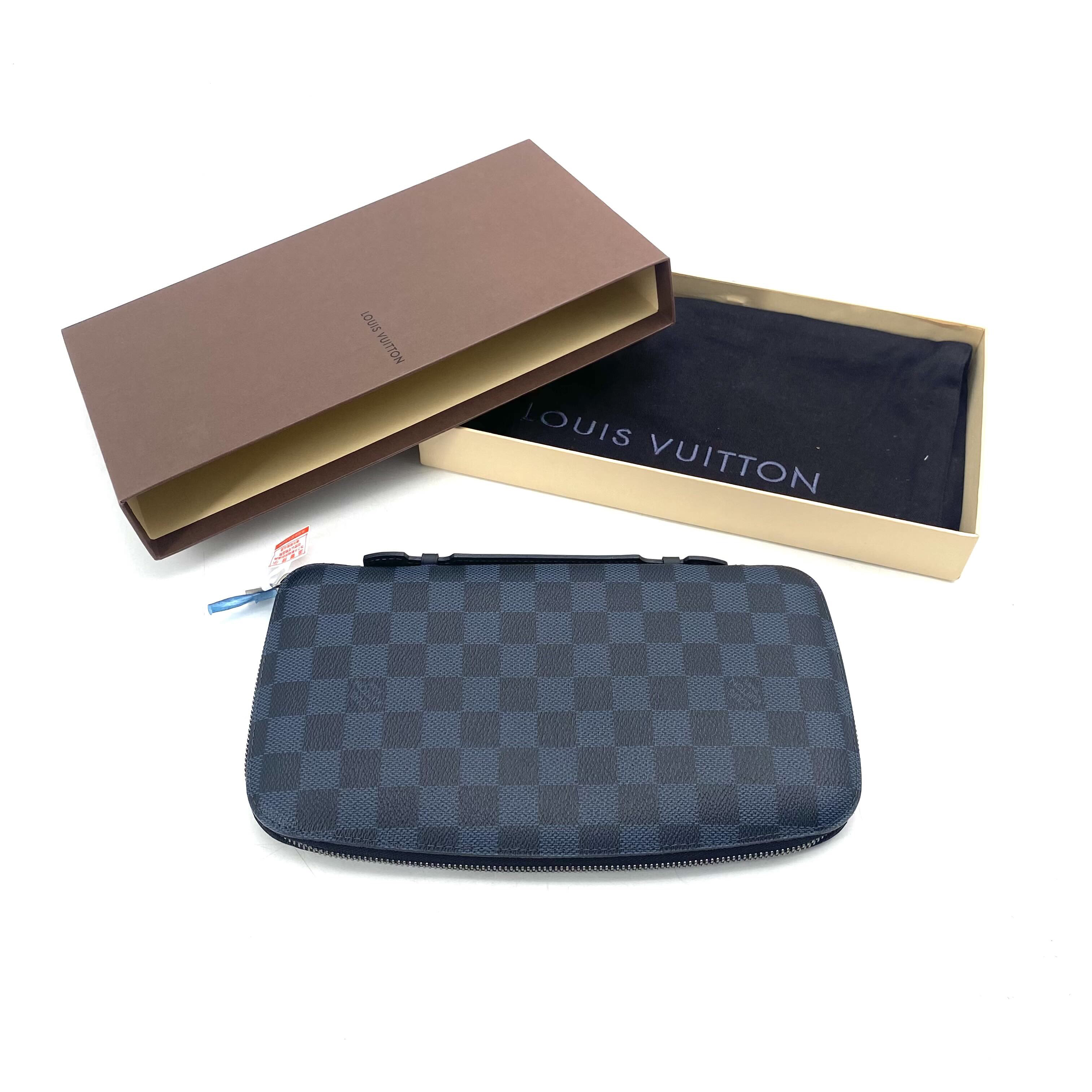 全新未使用 LouisVuitton/路易威登 黑蓝棋盘格手拿包 尺寸27/15 