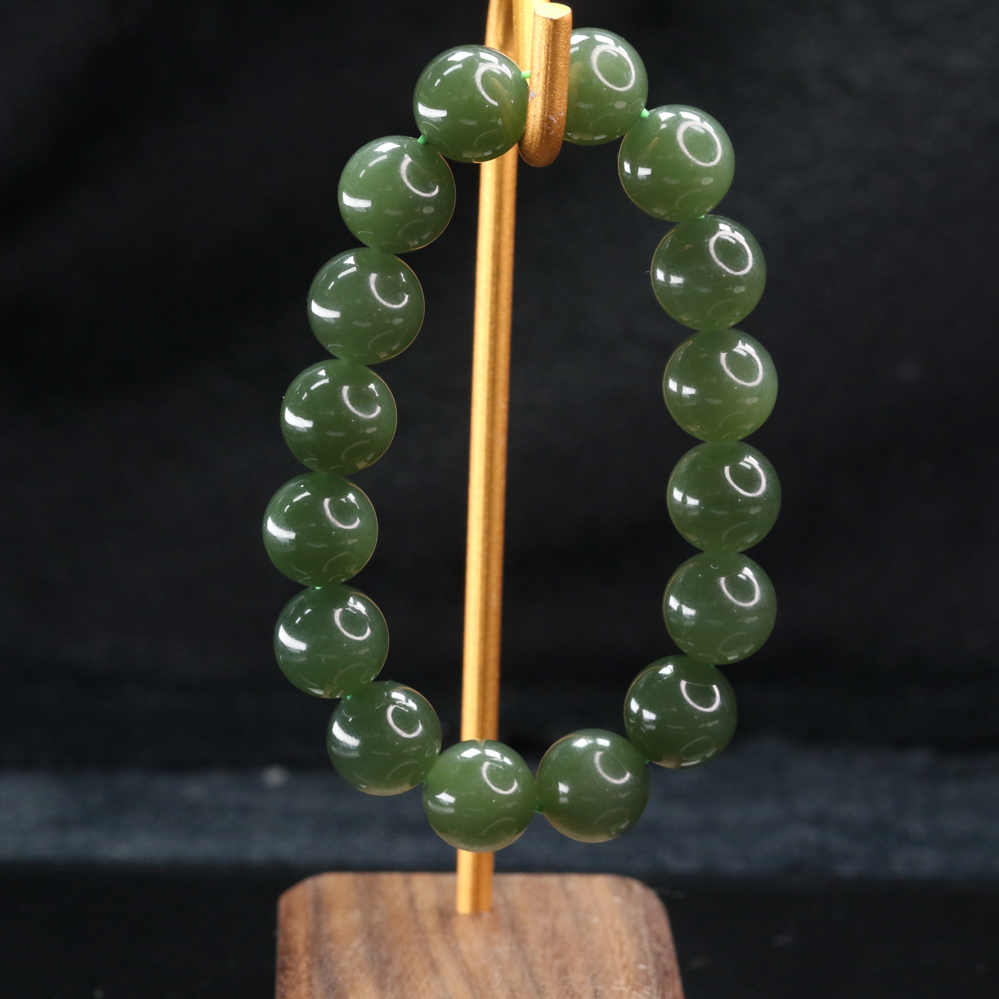 3和田玉湖水绿手串/000244上海嘉禾拍卖