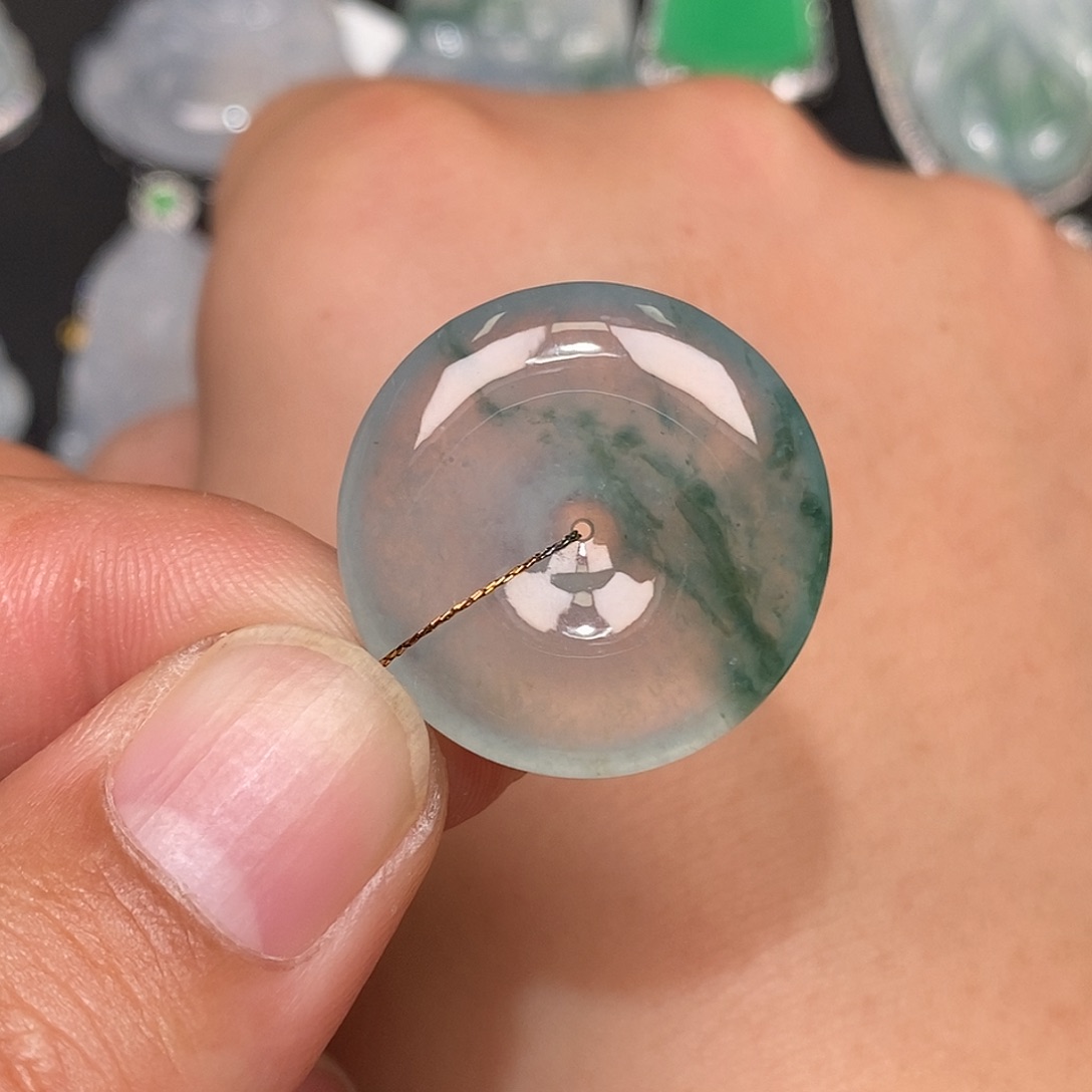 翡翠未镶嵌颈饰平安扣