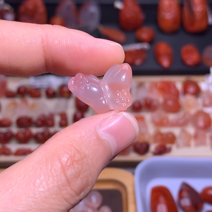 南红玛瑙未镶嵌珠宝半成品蝴蝶