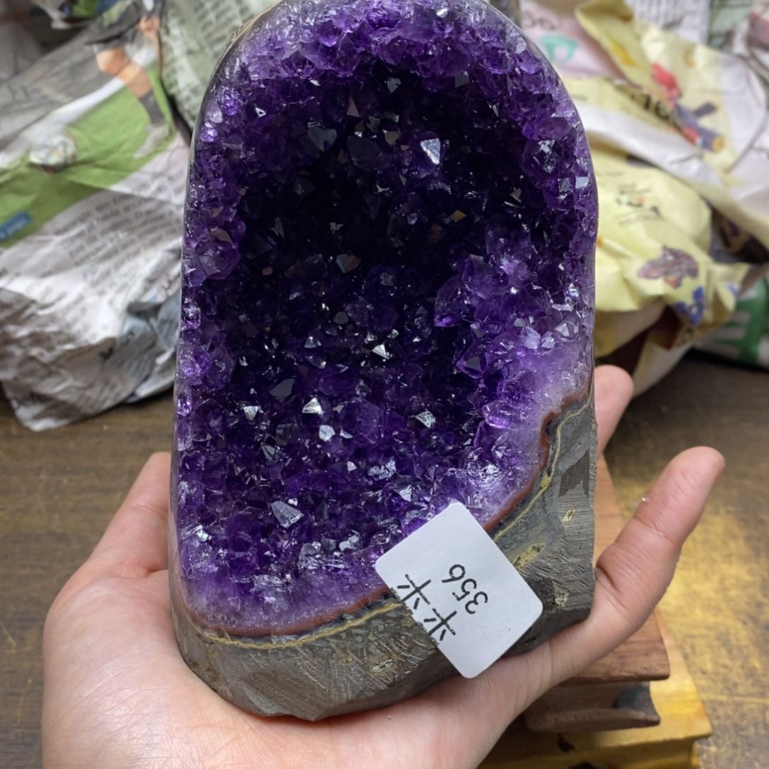 紫晶乌拉圭未镶嵌