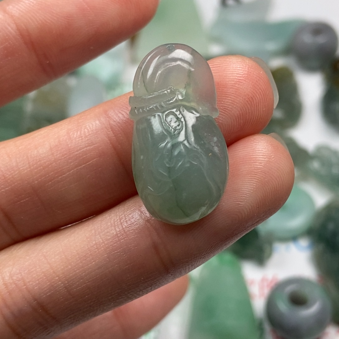 翡翠未镶嵌颈饰翡翠