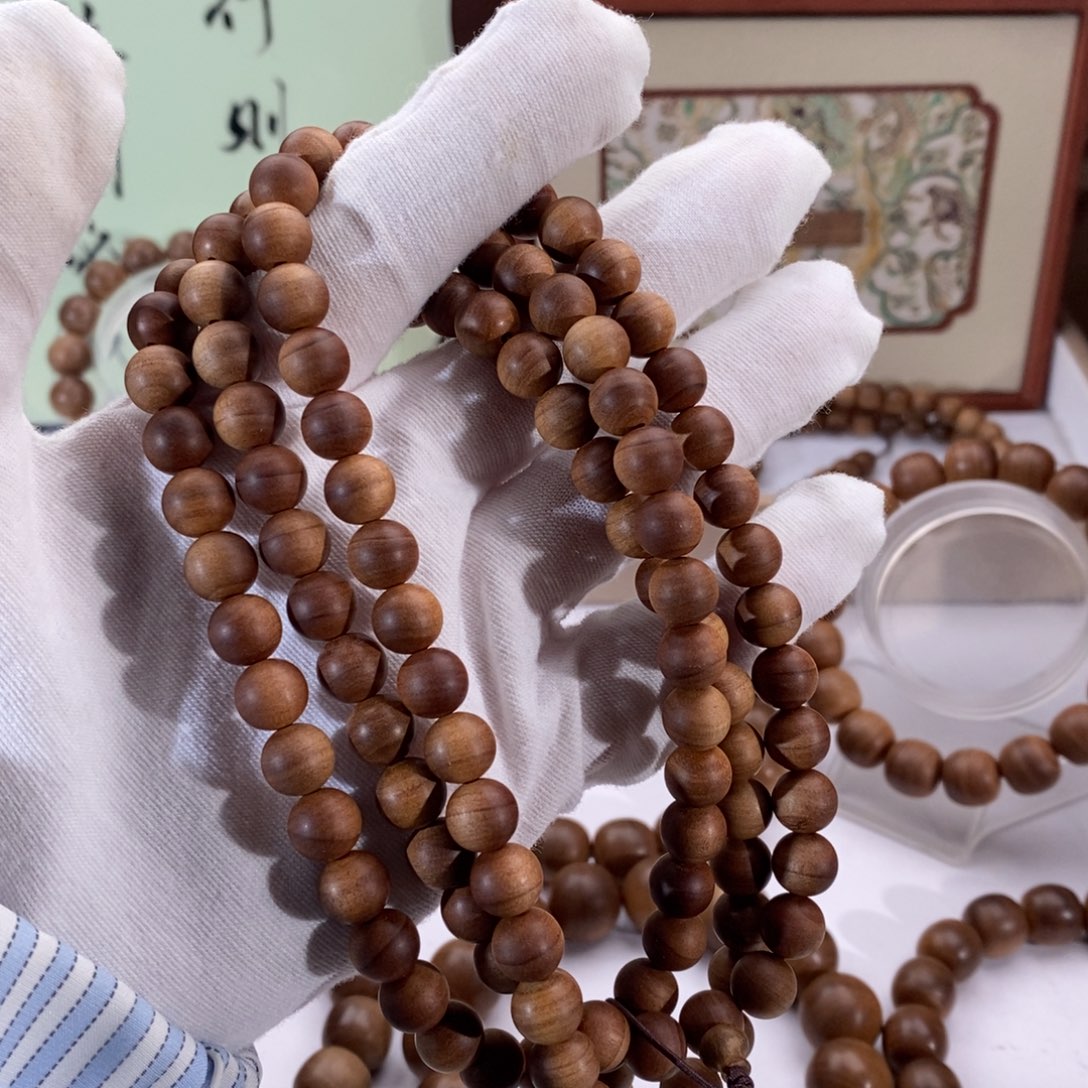 1***0檀香木手串/手链横纹黑肉0.8*108品相一般