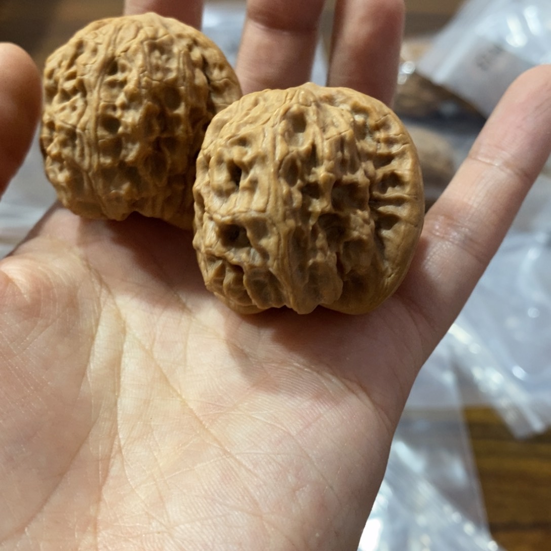 文玩核桃吊坠J****i野狼99