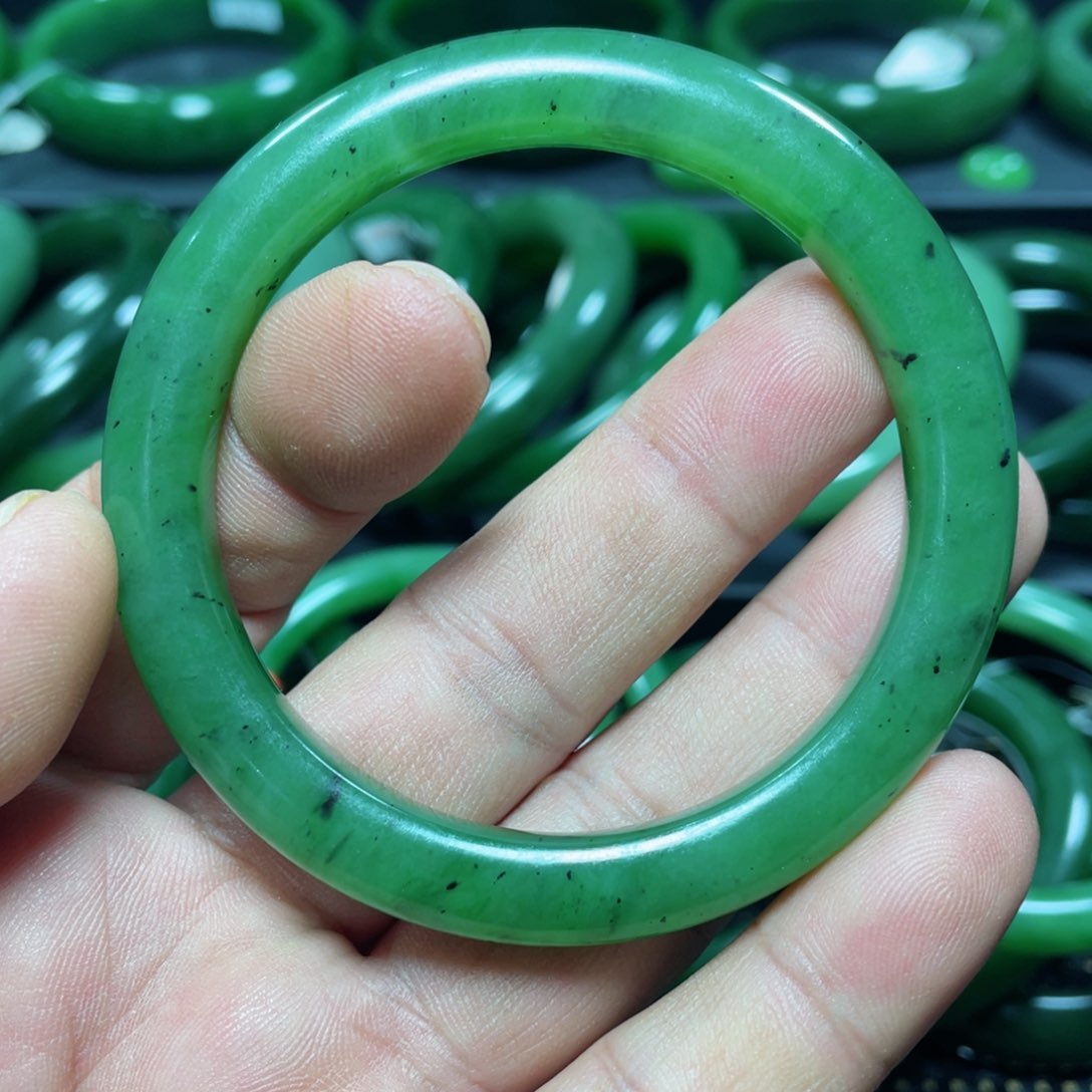 和田玉（碧玉）手镯未镶嵌