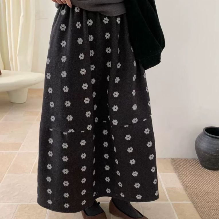 （运费险）复古花朵加厚毛呢半身裙女秋冬2025新款显瘦中长款A字裙