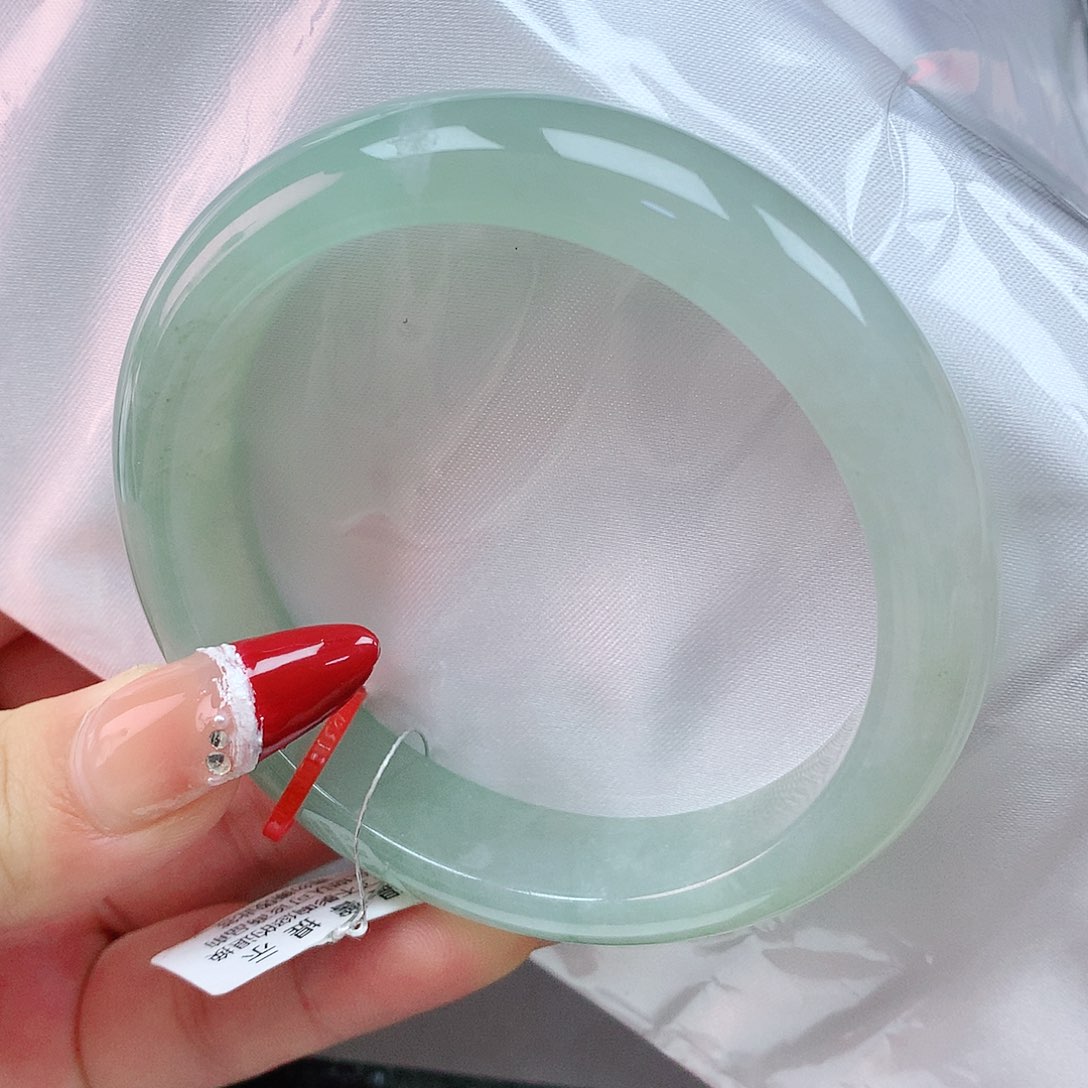 翡翠手镯未镶嵌58圈