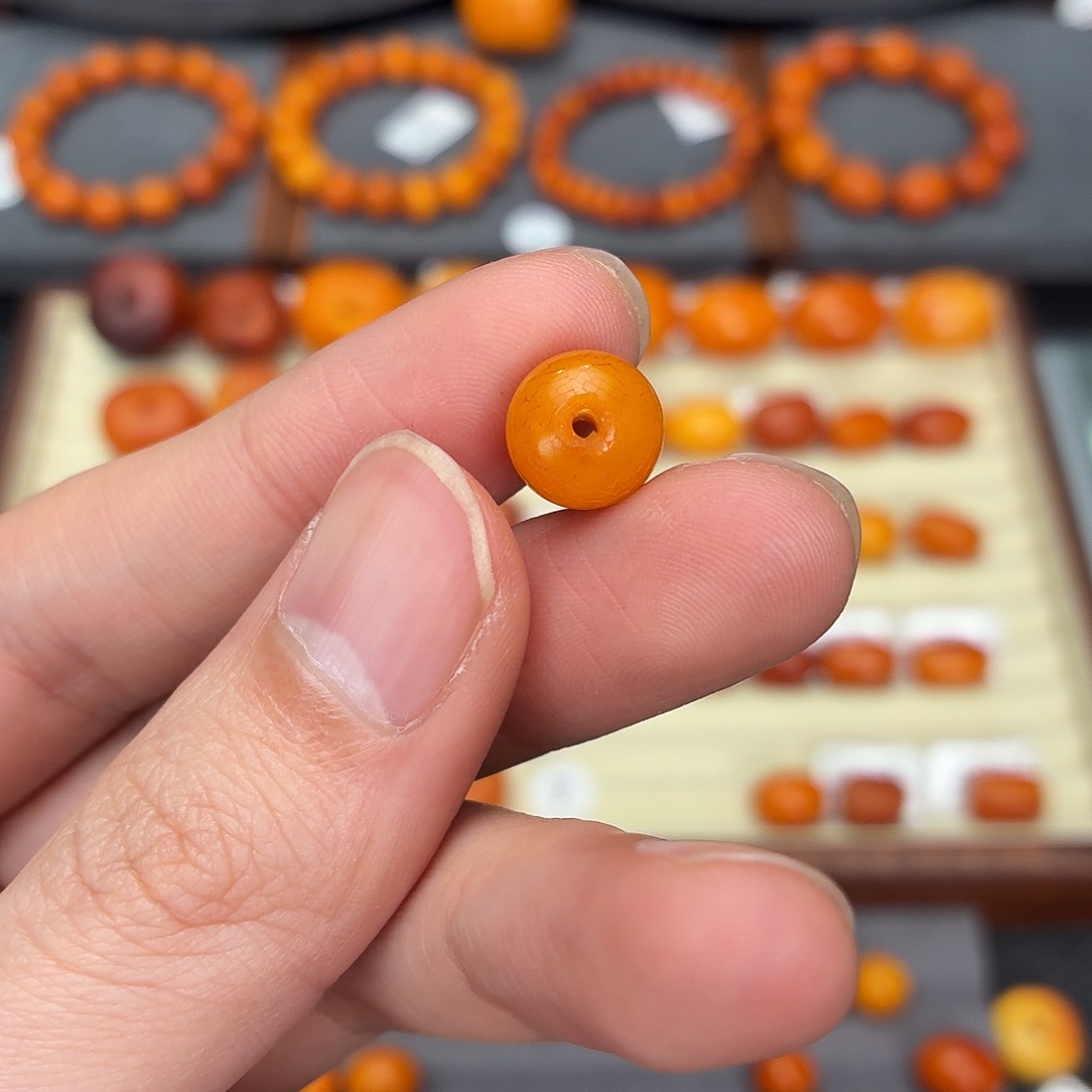 一***修琥珀未镶嵌裸石定制