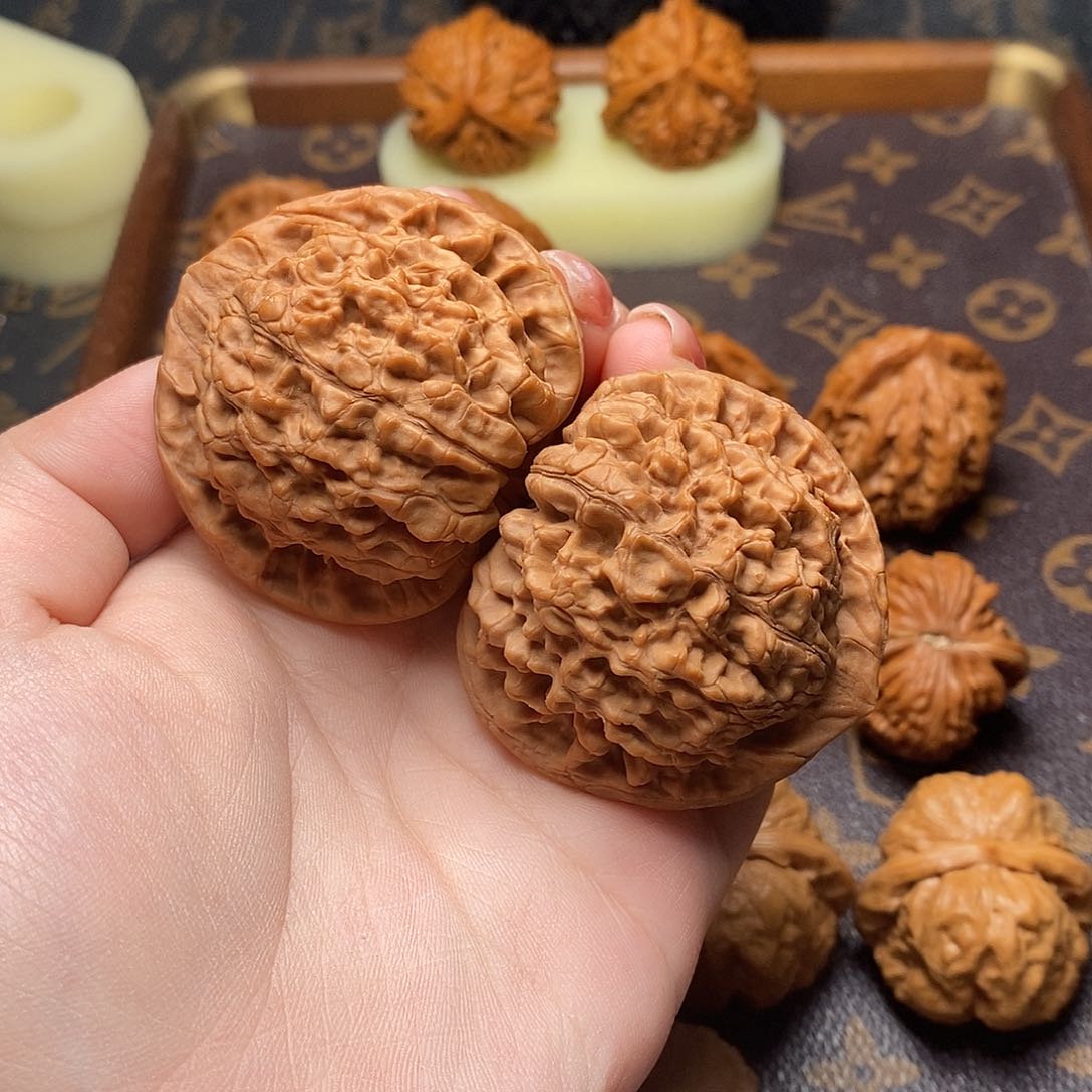 桃核把件全品麒麟官帽50尺