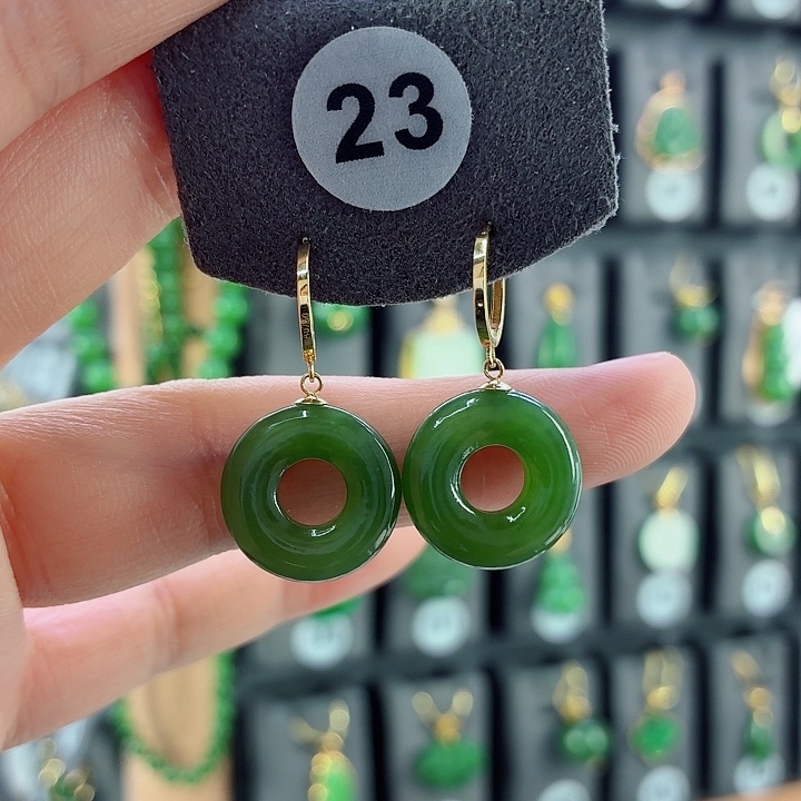 和田玉18K金镶嵌耳饰