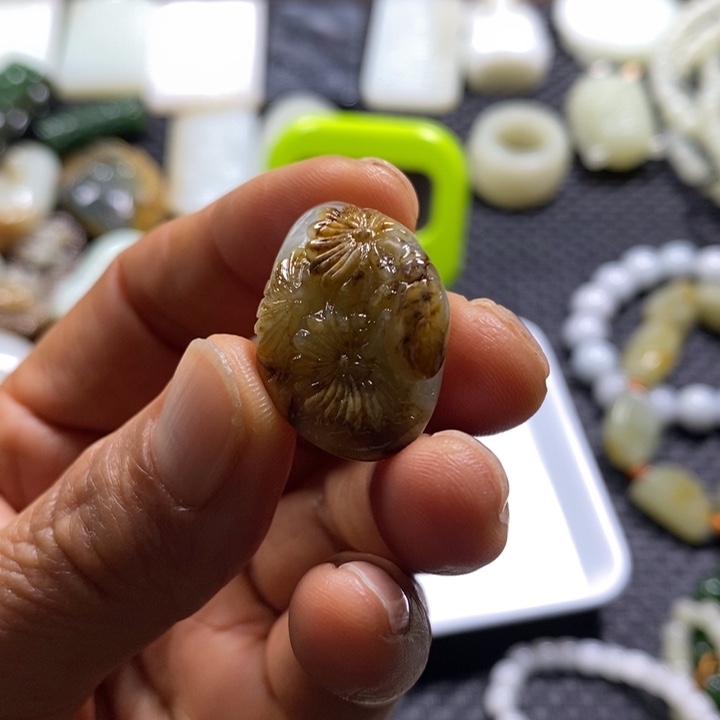 㤅***和田玉未镶嵌颈饰