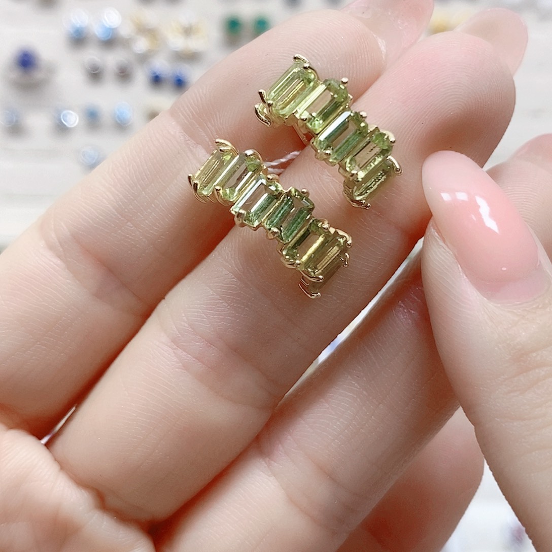 橄榄石耳饰银S925镶嵌42