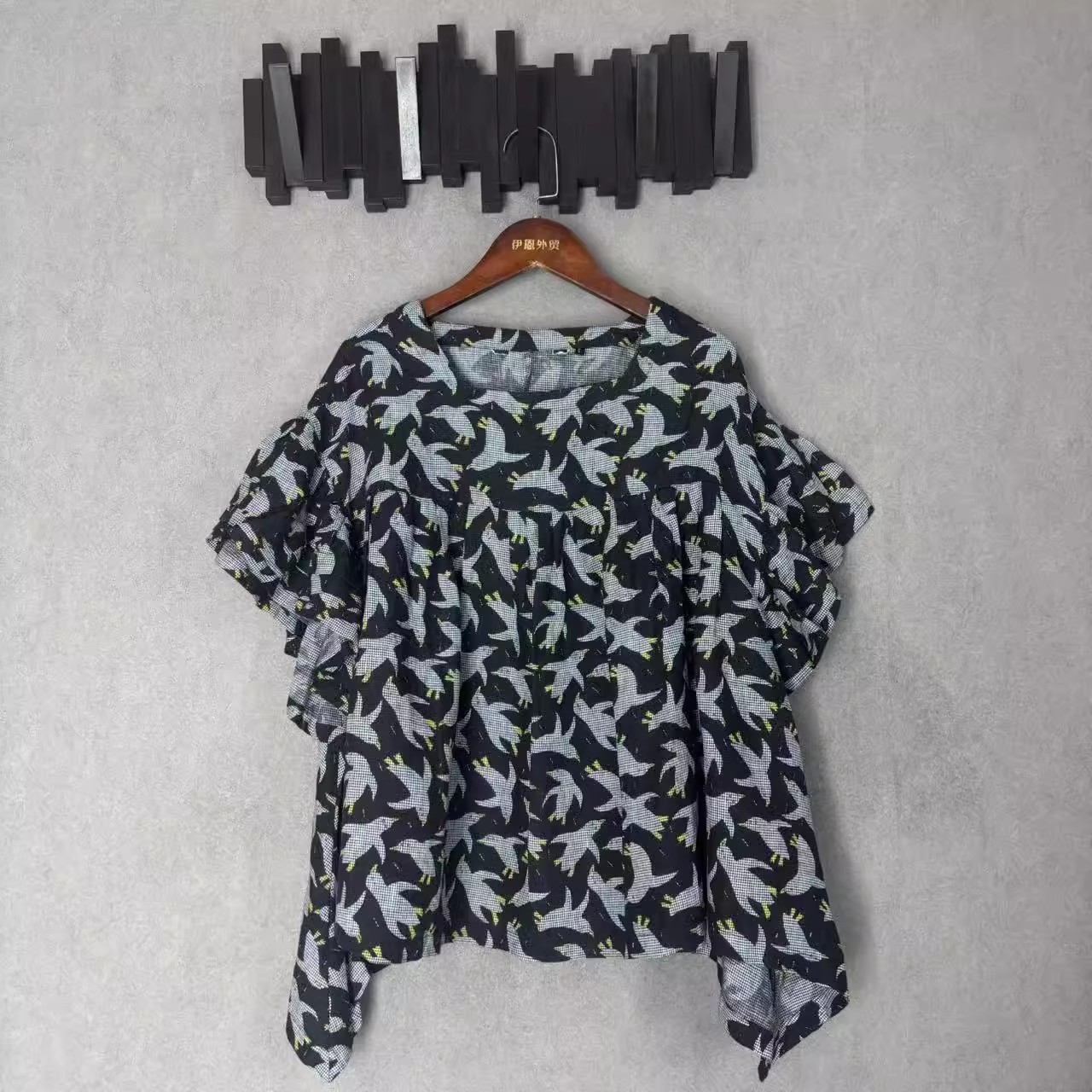 2025年夏季新款 休闲时尚宽松百搭显瘦显白刺绣印花纯棉女士薄T恤