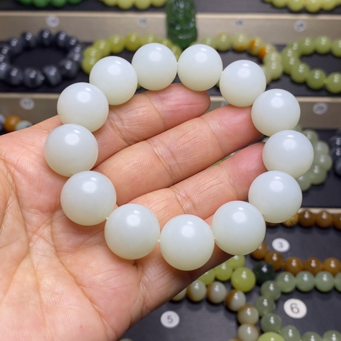 和田玉未镶嵌手串