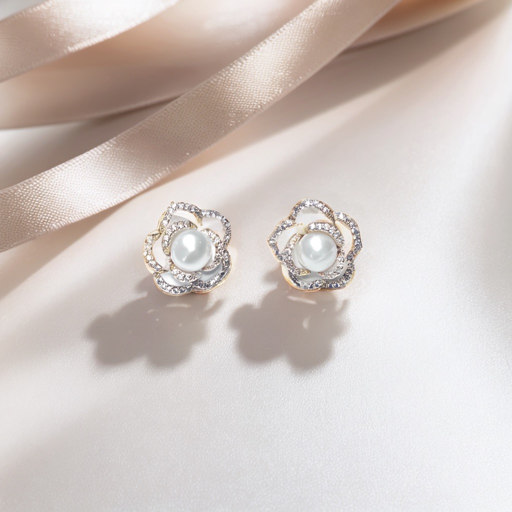 天然淡水珍珠耳饰- DSN设计师款优雅百搭白色山茶花（1047）