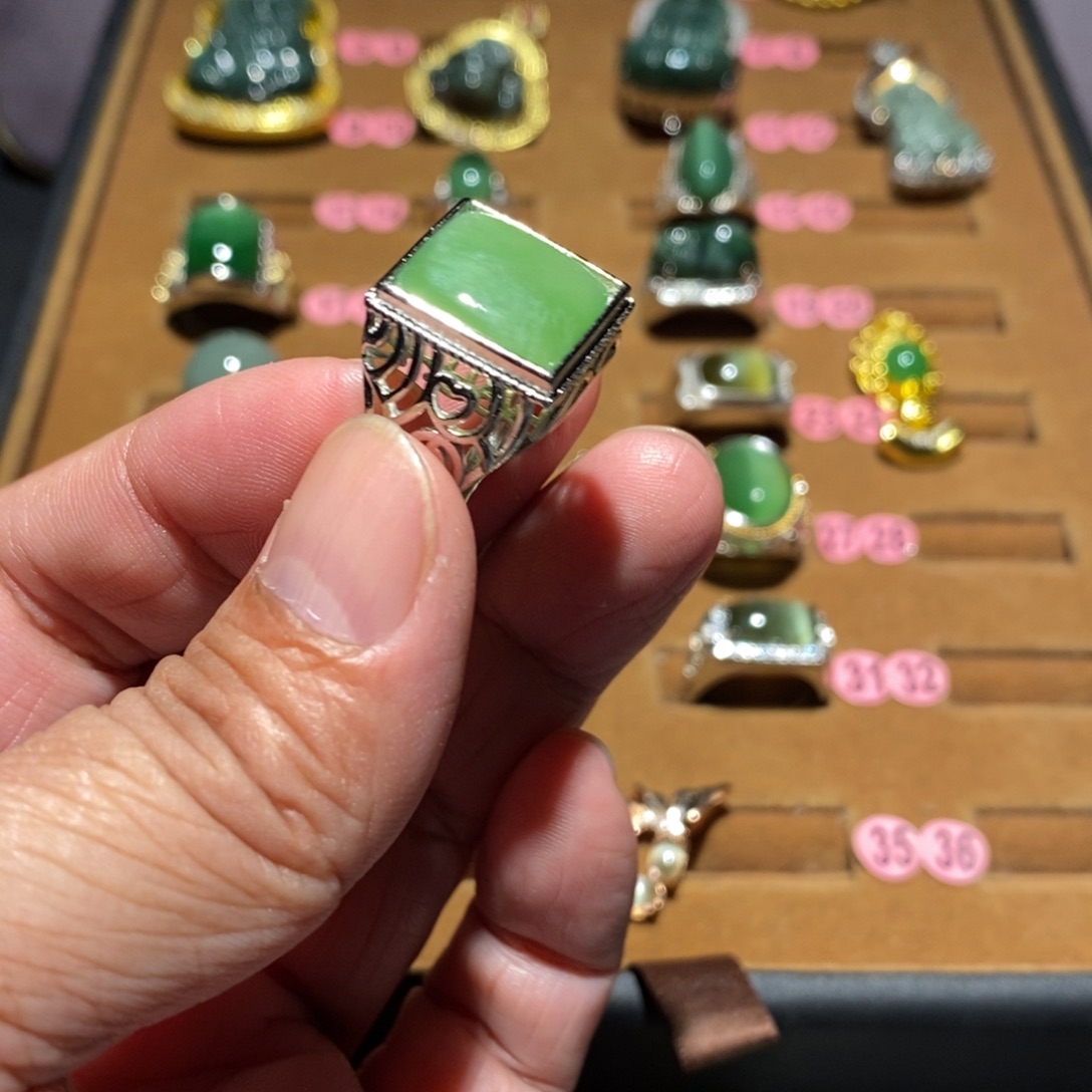 和田玉未镶嵌戒指