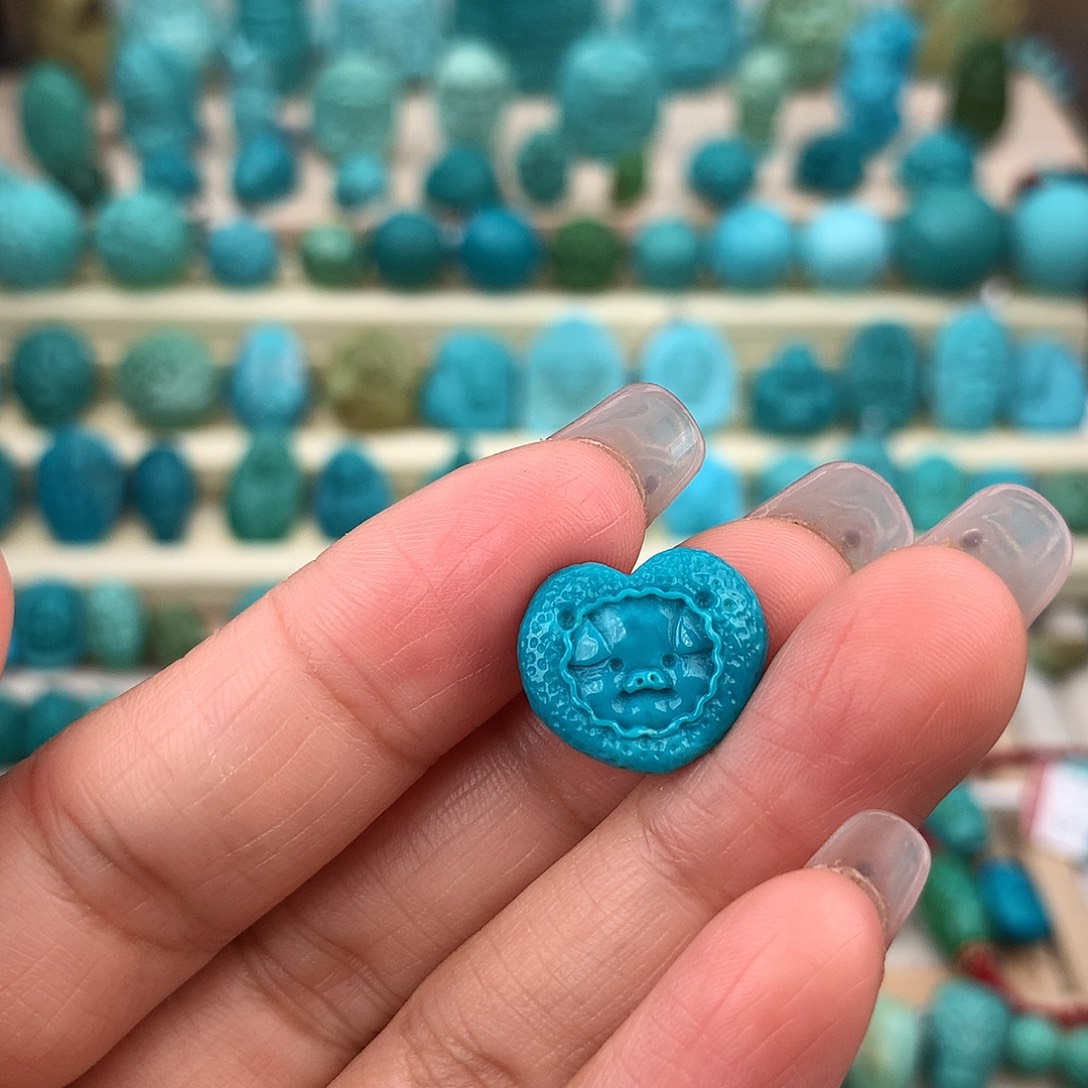 绿松石未镶嵌珠宝奇石