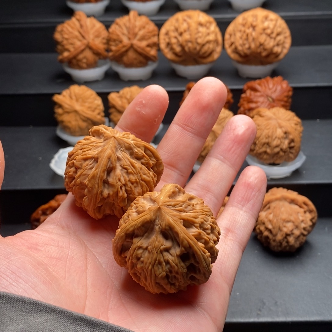 文玩核桃把件阿*核为贵