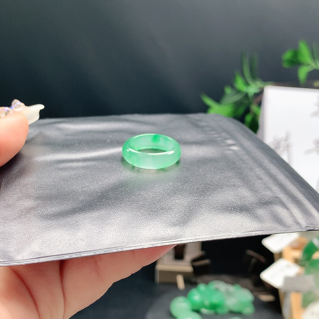 石英质玉戒指未镶嵌热*