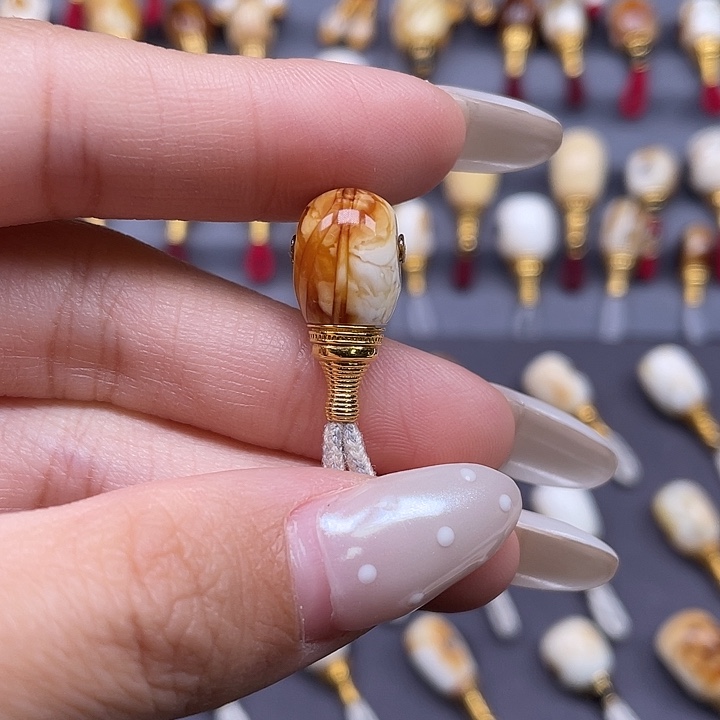 琥珀未镶嵌裸石8.5mm