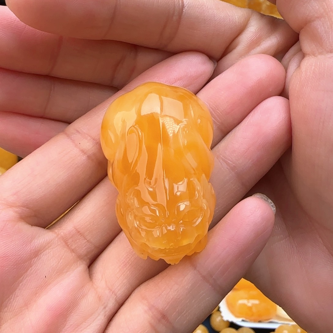 琥珀颈饰未镶嵌貔貅挂件