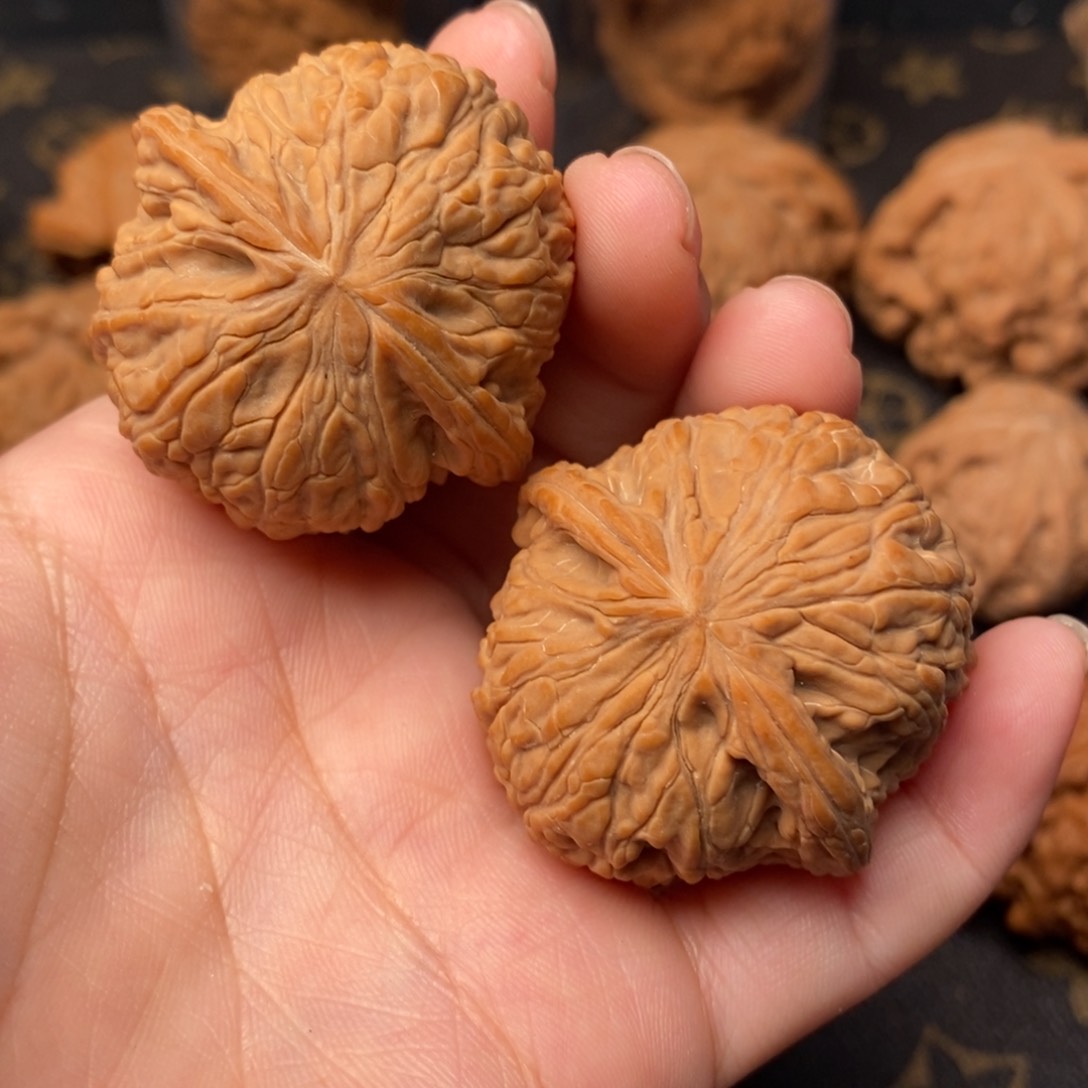 吊坠文玩核桃城**手绣球
