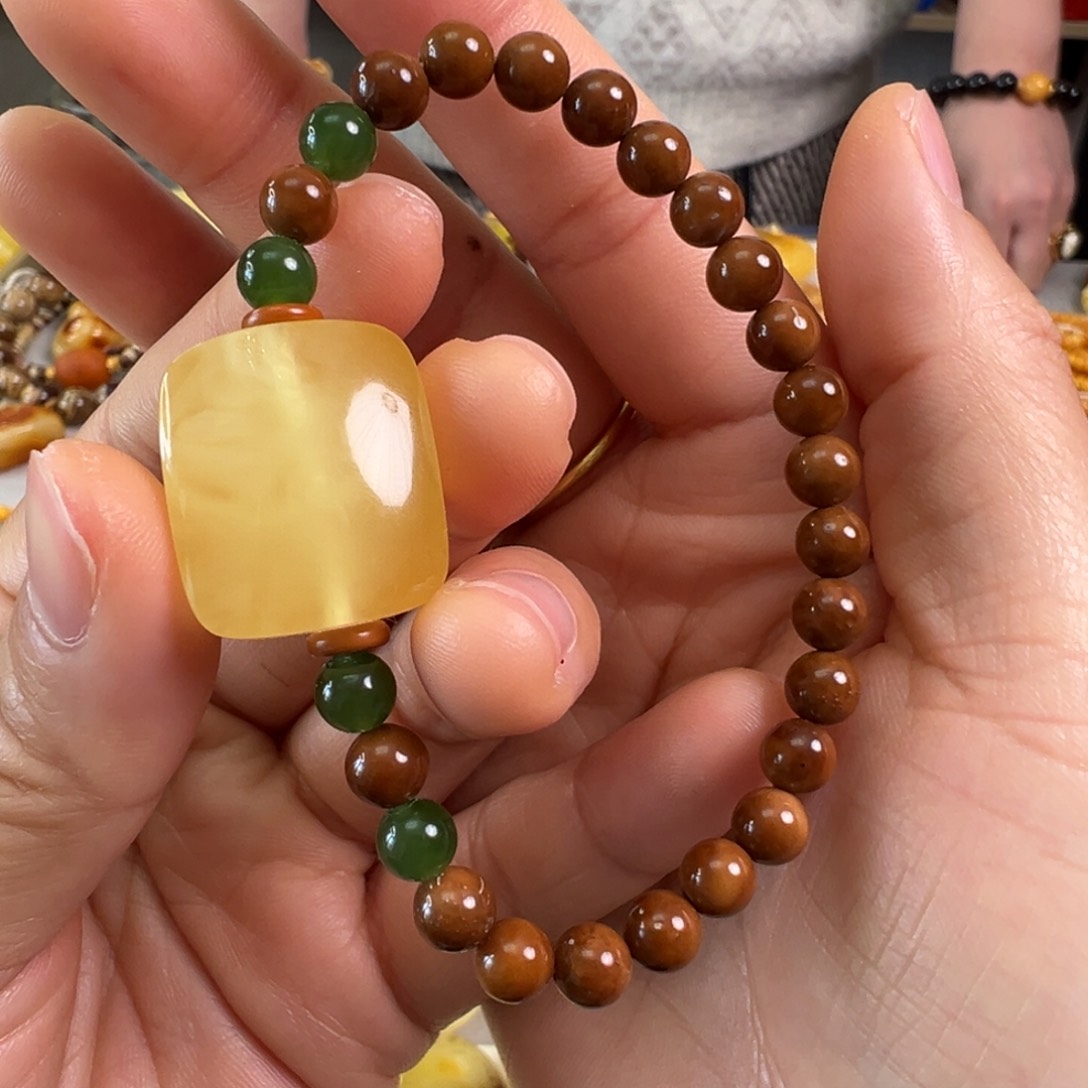 蜜蜡裸石未镶嵌蜜蜡