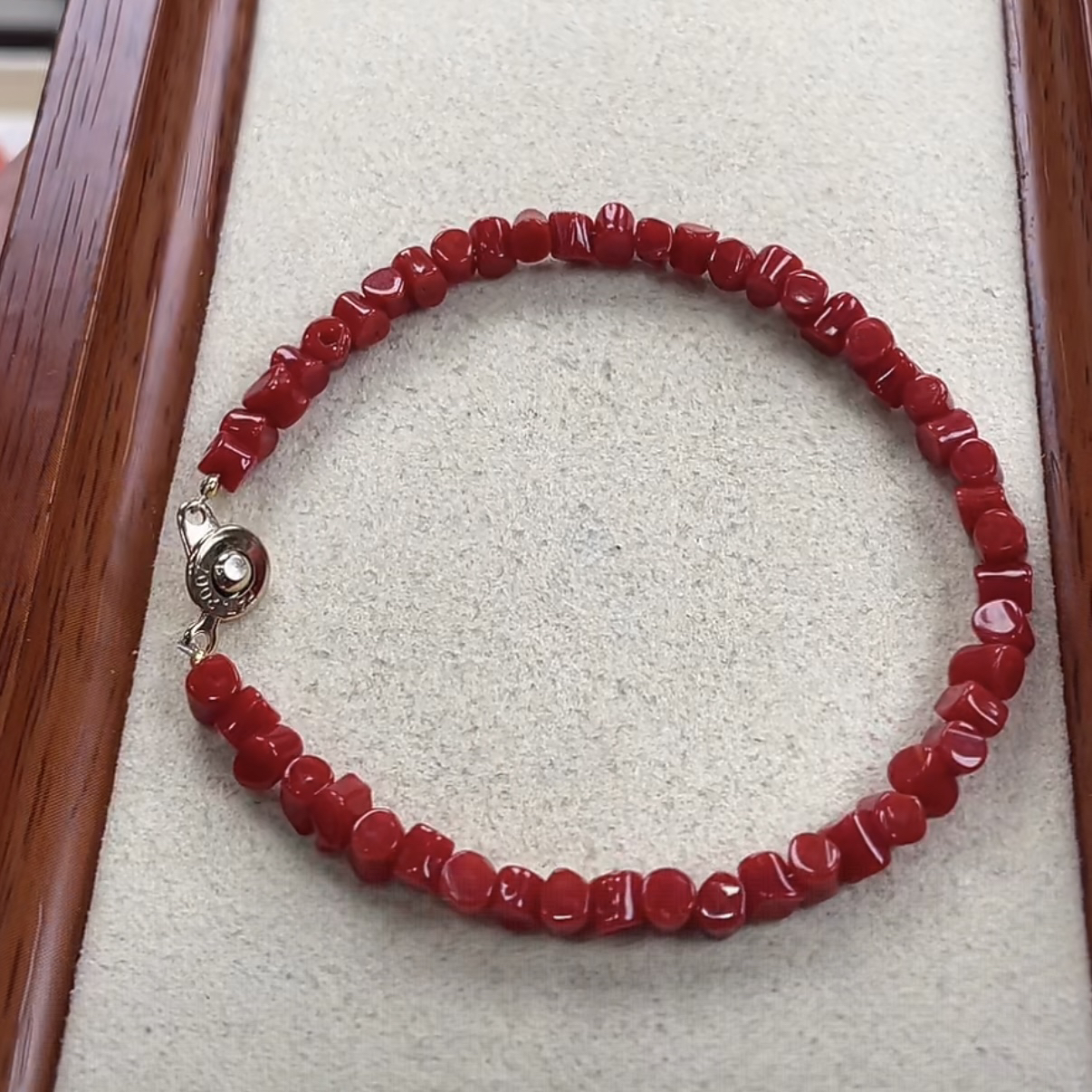 天然红珊瑚达仔手链