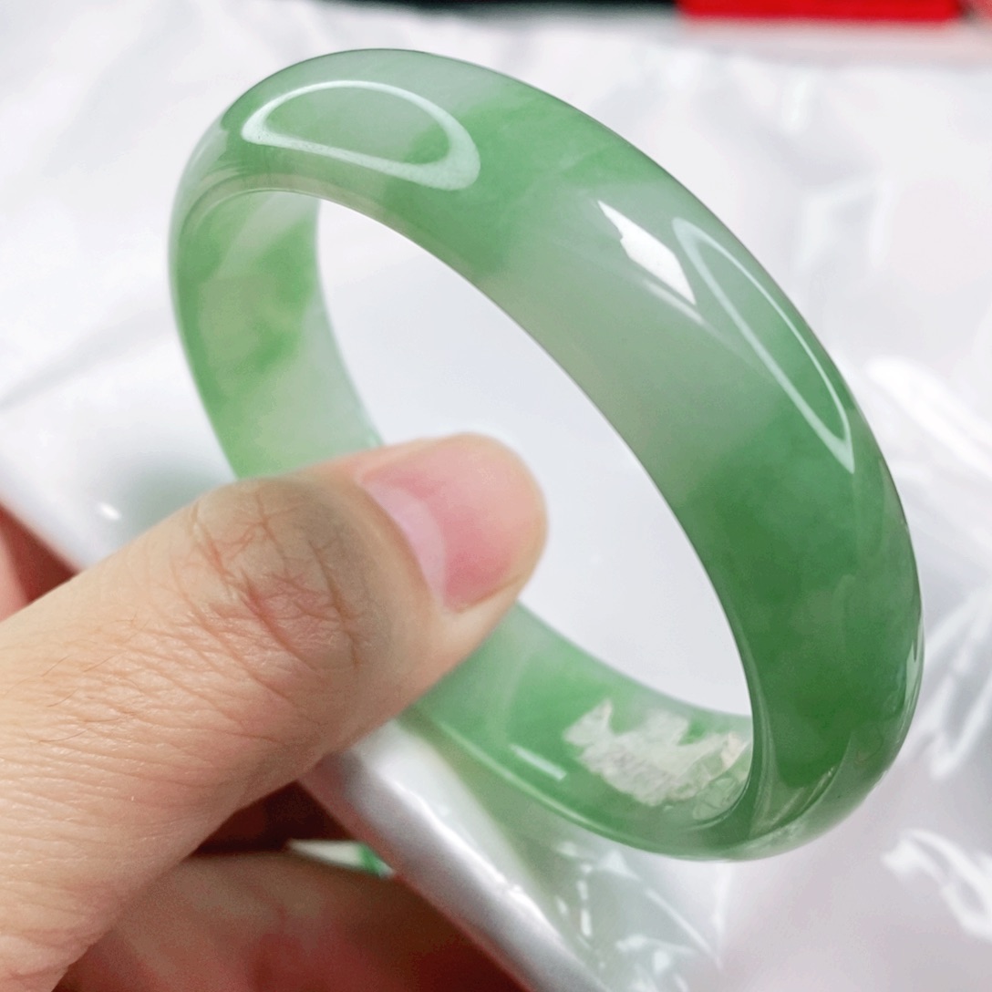 未镶嵌手镯翡翠52.5圈口贵妃