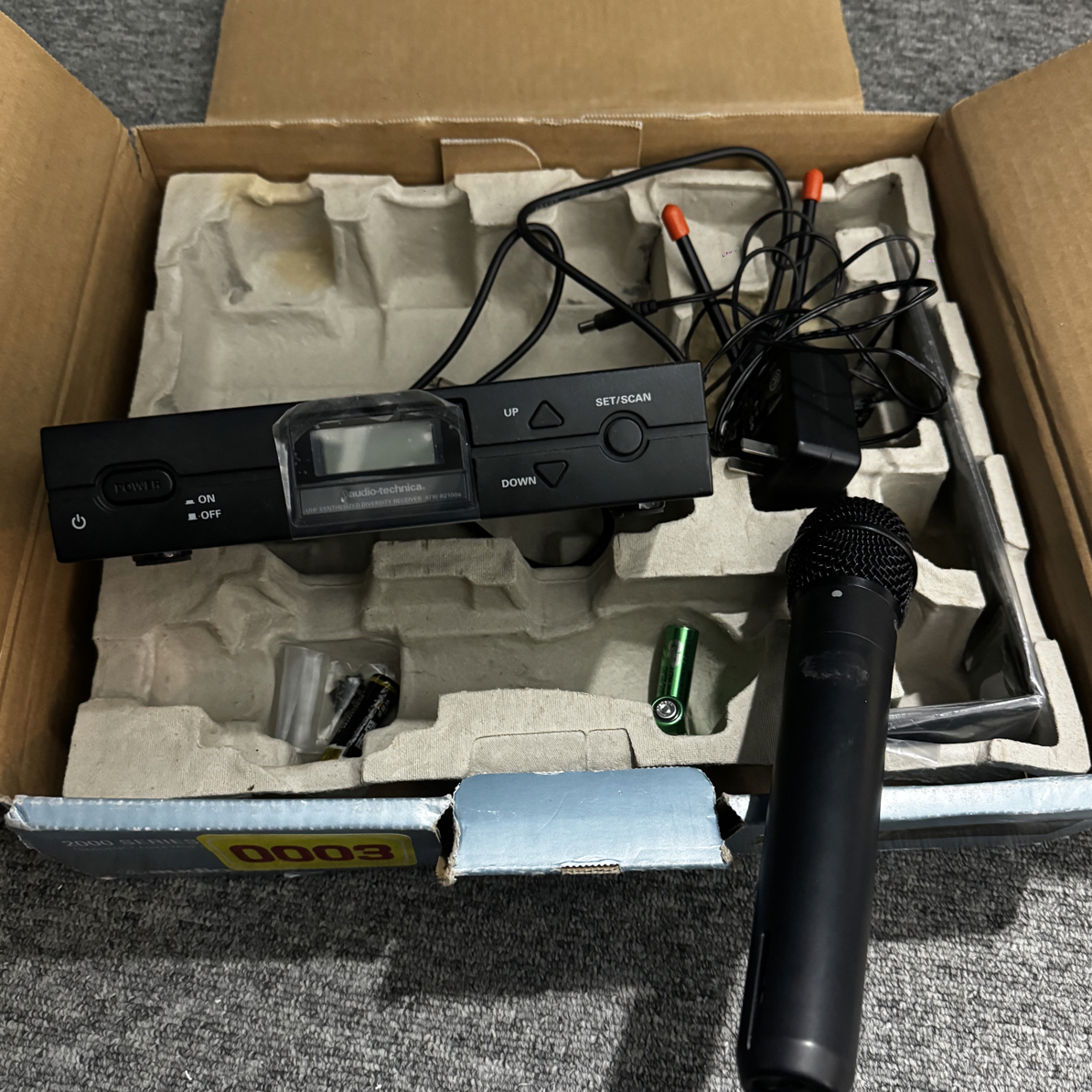 9新  二手铁三角无线话筒一套（不包邮）保修一个月