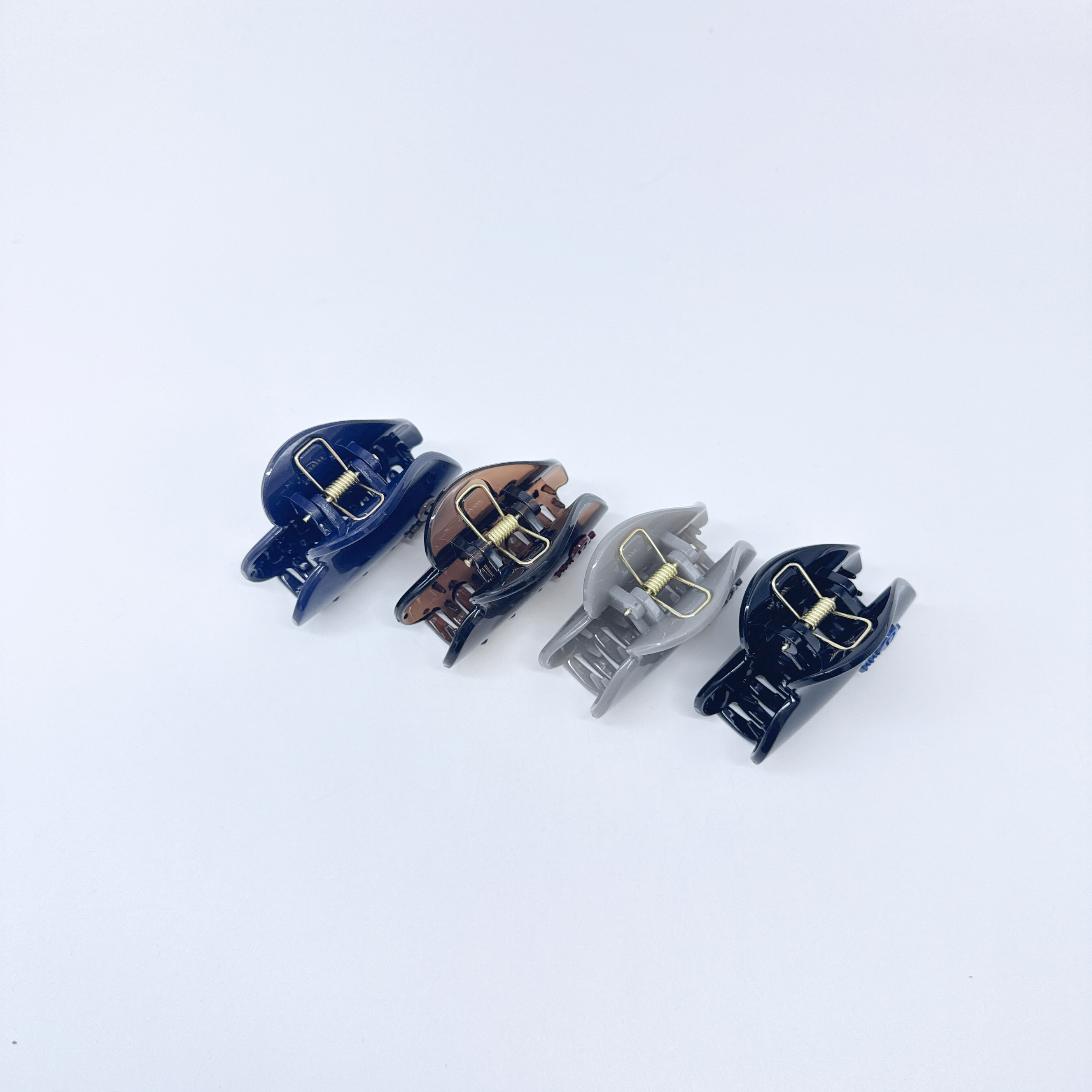 Mi33 高级爱心小圆标字母抓夹 Z30059Z64