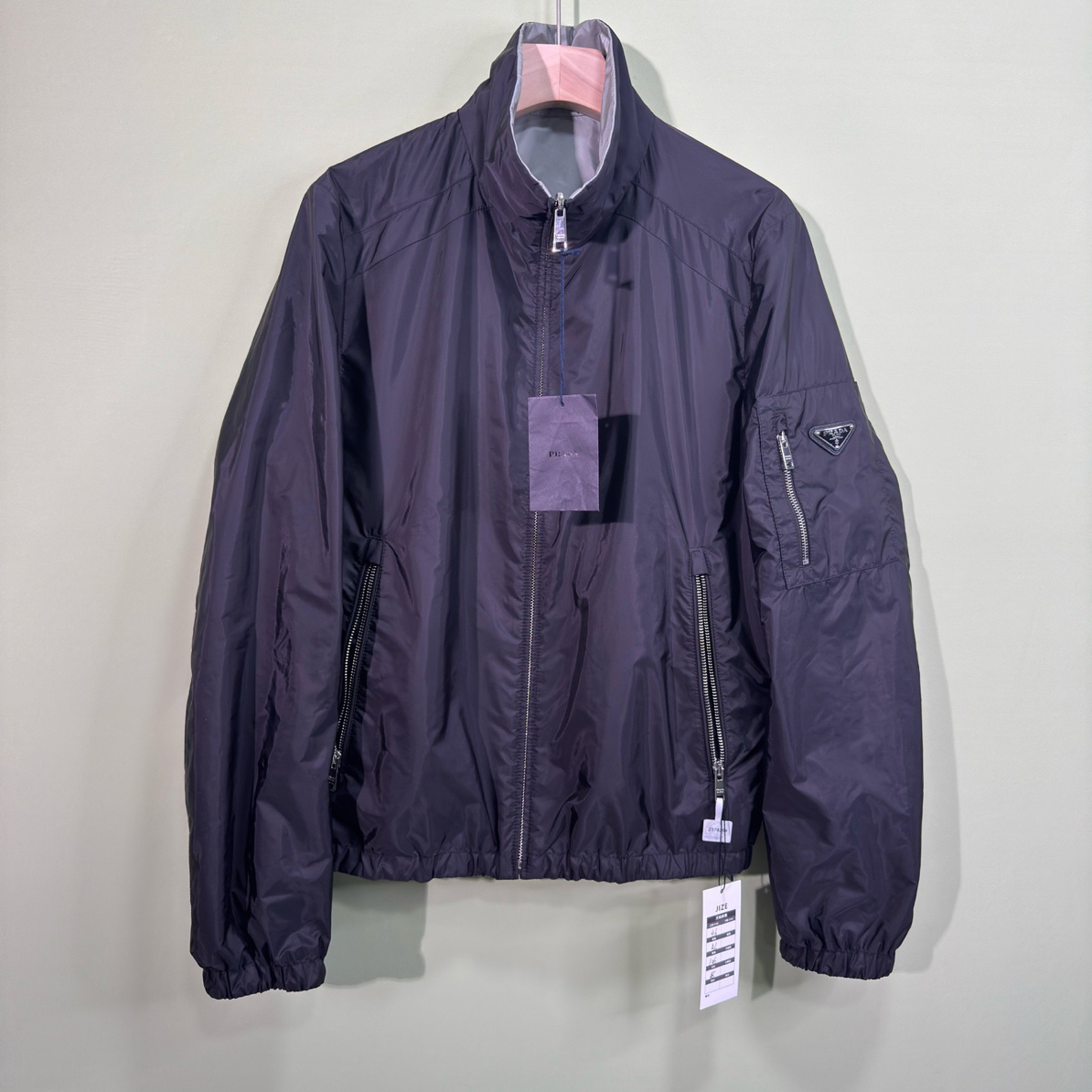 未使用 Prada/普拉达 黑灰再生尼龙三角标双面夹克/46/工价17800