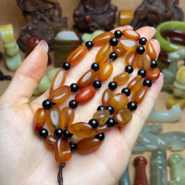 蛇纹石玉未镶嵌颈饰