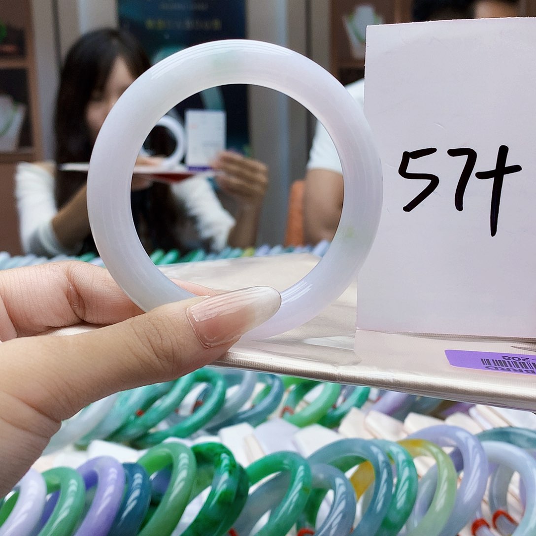 翡翠手镯未镶嵌b