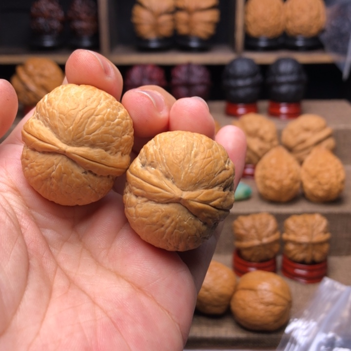 U***丶橄榄核吊坠123碧海龙珠