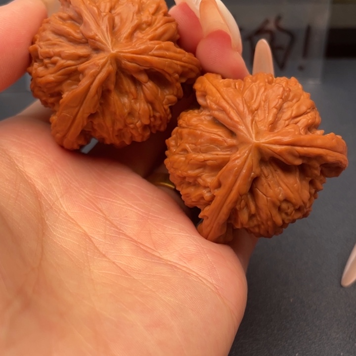 韦***全吊坠文玩核桃白狮子