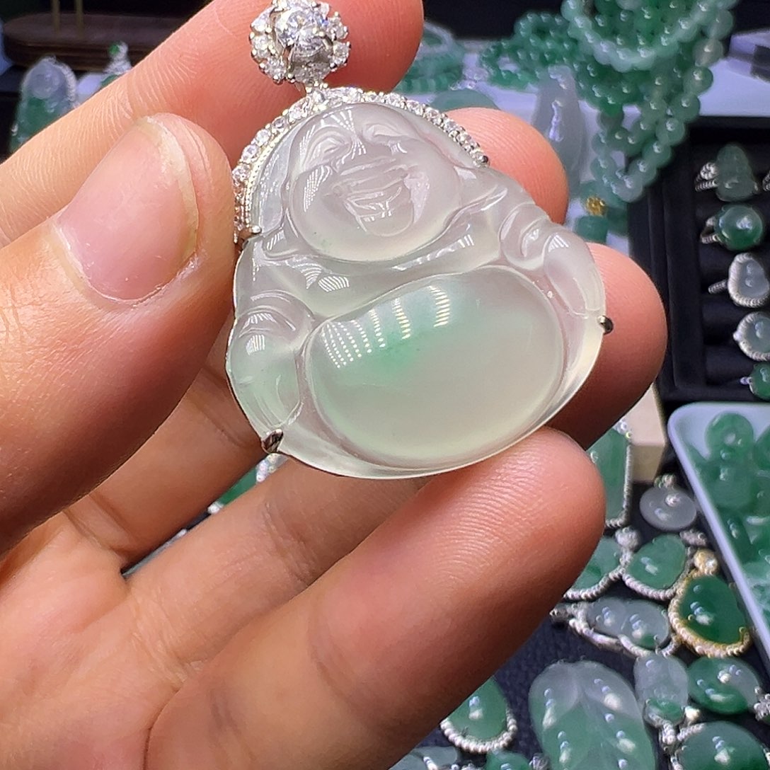 蜜***u石英质玉（非洲翠）未镶嵌颈饰