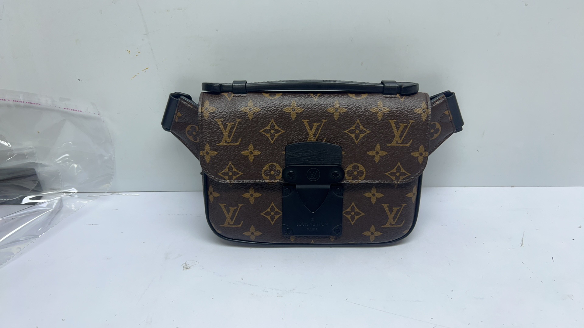 95新 LouisVuitton/路易威登 lv粽老花胸包单肩包