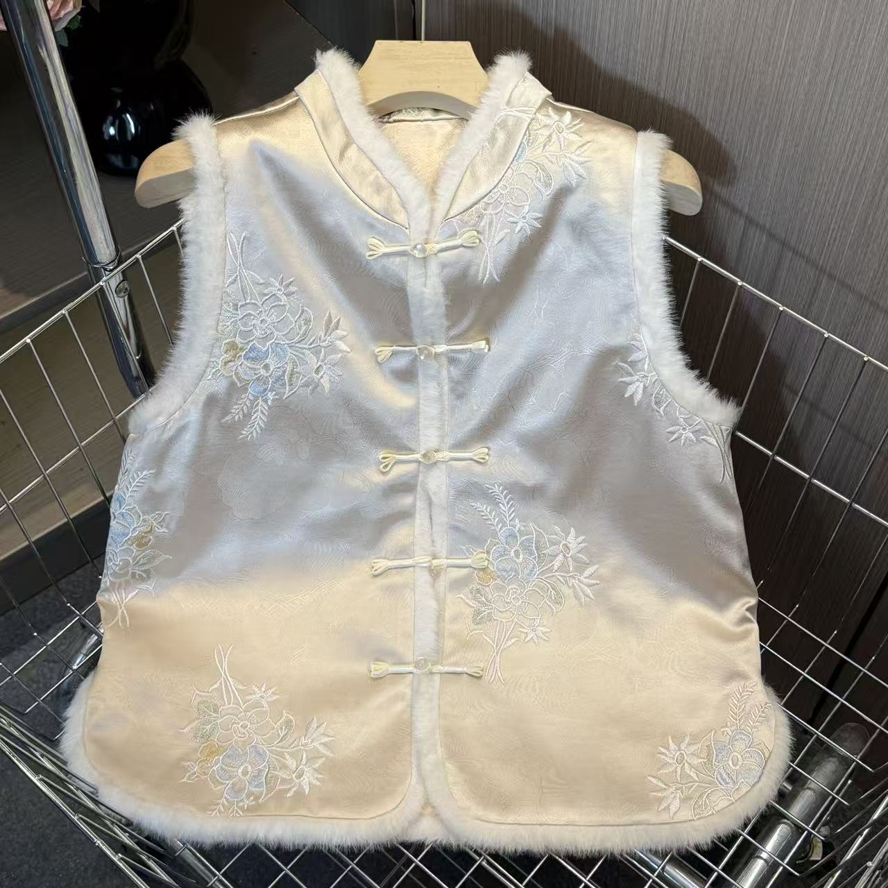 【醉月】新中式国风复古时尚洋气立领加棉厚款刺绣珠片精致马甲坎肩