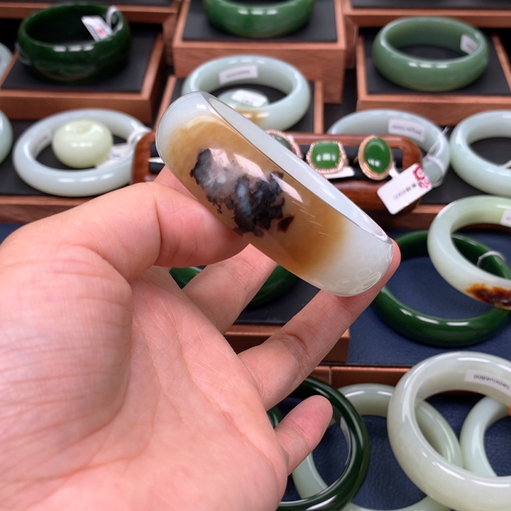 和田玉手镯58圈口未镶嵌