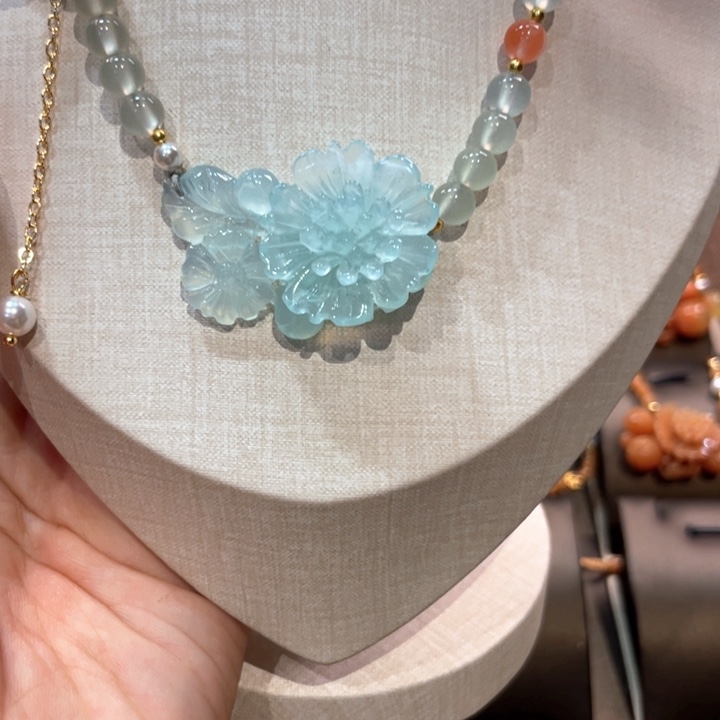 蛇纹石玉吊坠(赠链)未镶嵌