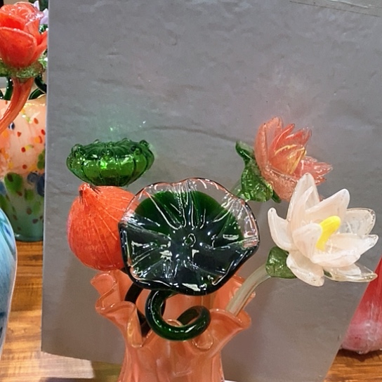 琉璃花瓶高45厘米宽9厘米