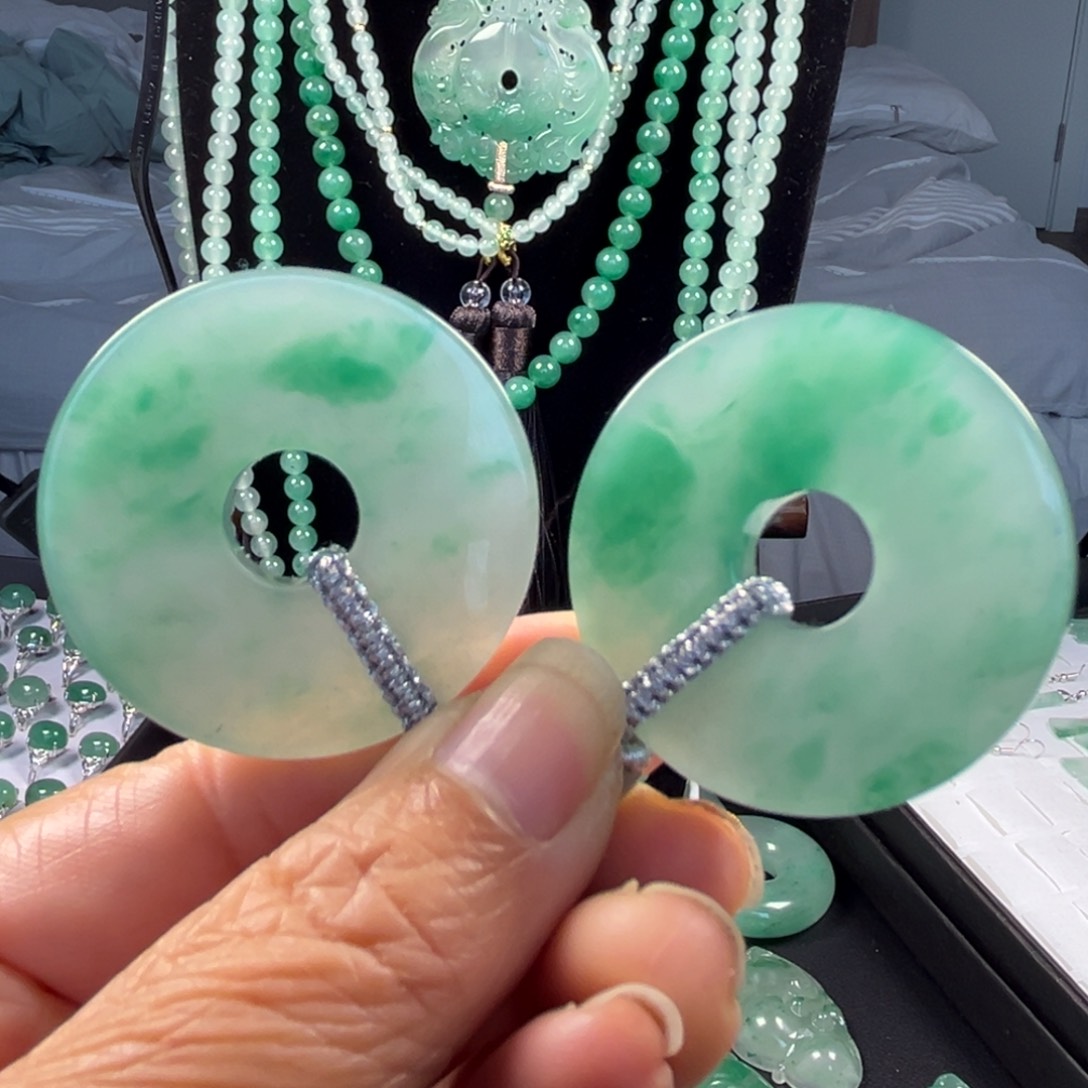 石英质玉吊坠(不含链)合金