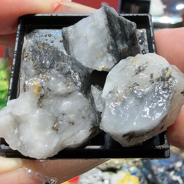 匿22.9g聚金阁天然明金矿标